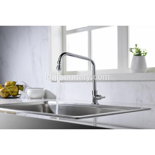 Faucet dapur putar pegangan tunggal